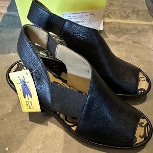 Fly London Willy Black Sandal 37 (6)